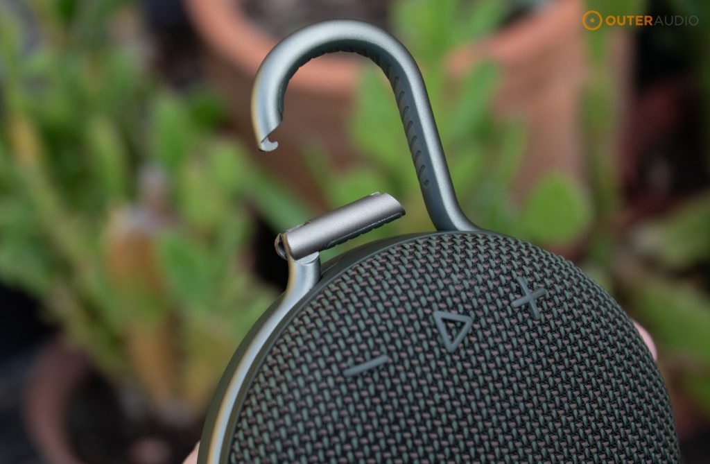 JBL Clip 3 Review: A Speaker For Every Day Enjoyment 3