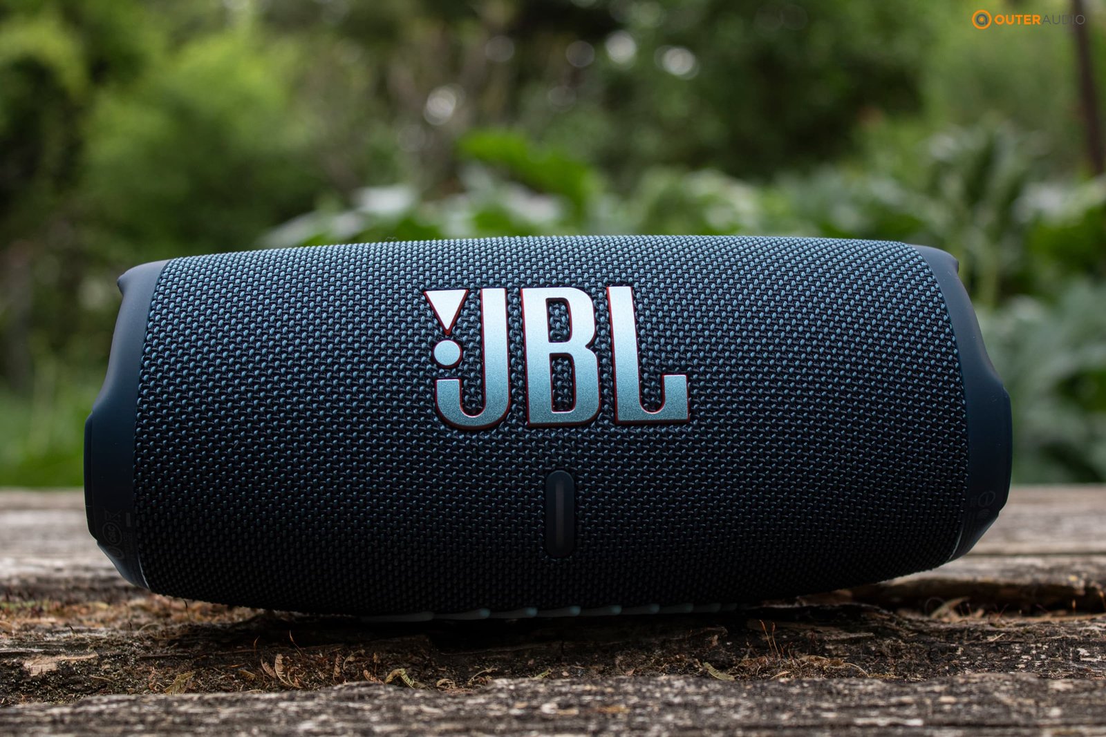 JBL Charge 5 Review: Does It Live Up To Its Reputation? 4