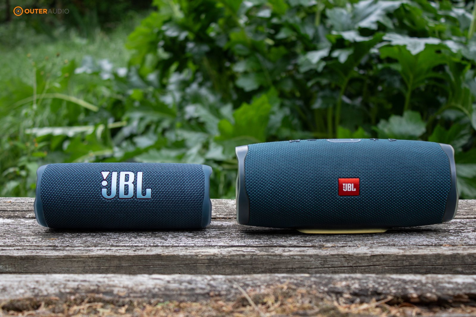 JBL Charge 4 vs Flip 6 Feature